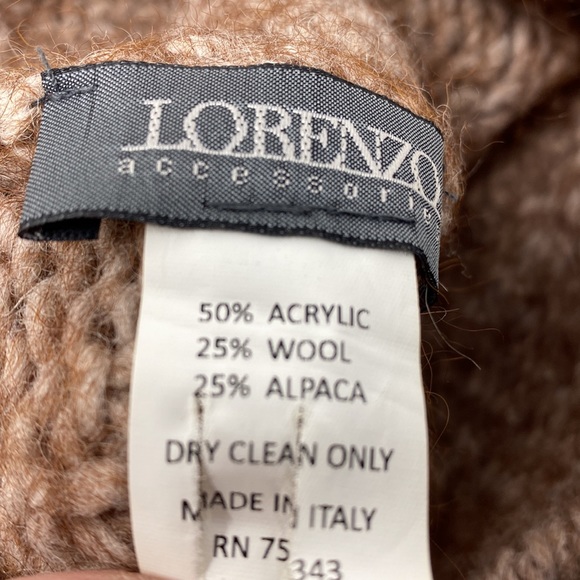 LORENZO KNIT‎ POMPOM HAT - Picture 5 of 6